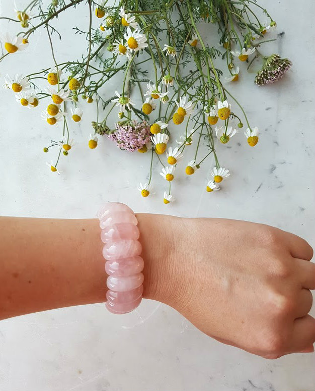 SUNDAY IS FLEA MARKET DAY