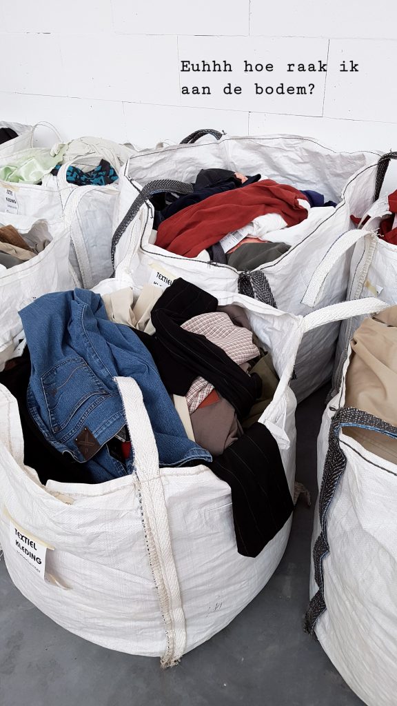 BUYING CLOTHING PER KILO