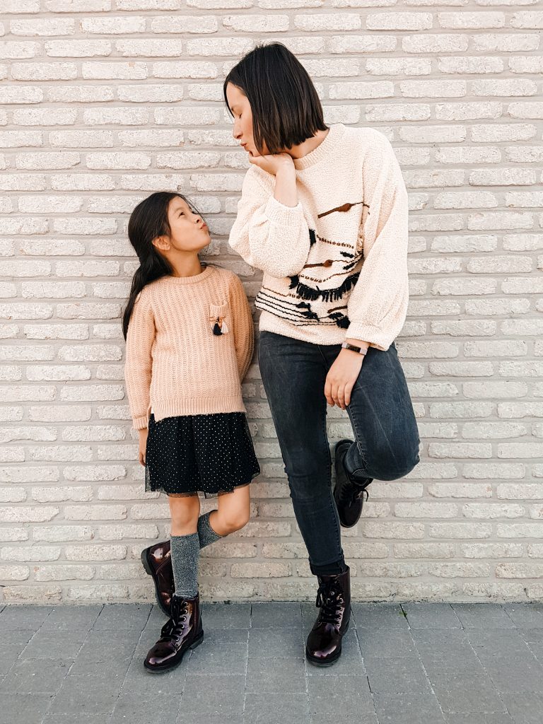 TWINNING MET JE DOCHTER SAMEN MET SCHOENEN TORFS