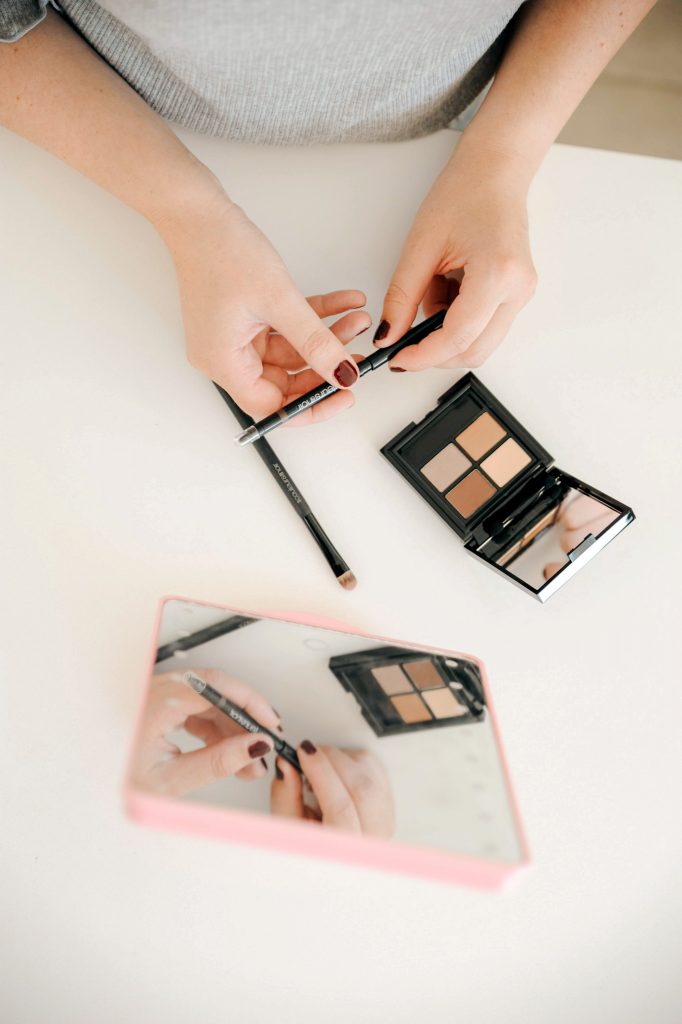 CREËER EEN DAG EN NACHT MAKE-UP LOOK MET LES COULEURS DE NOIR